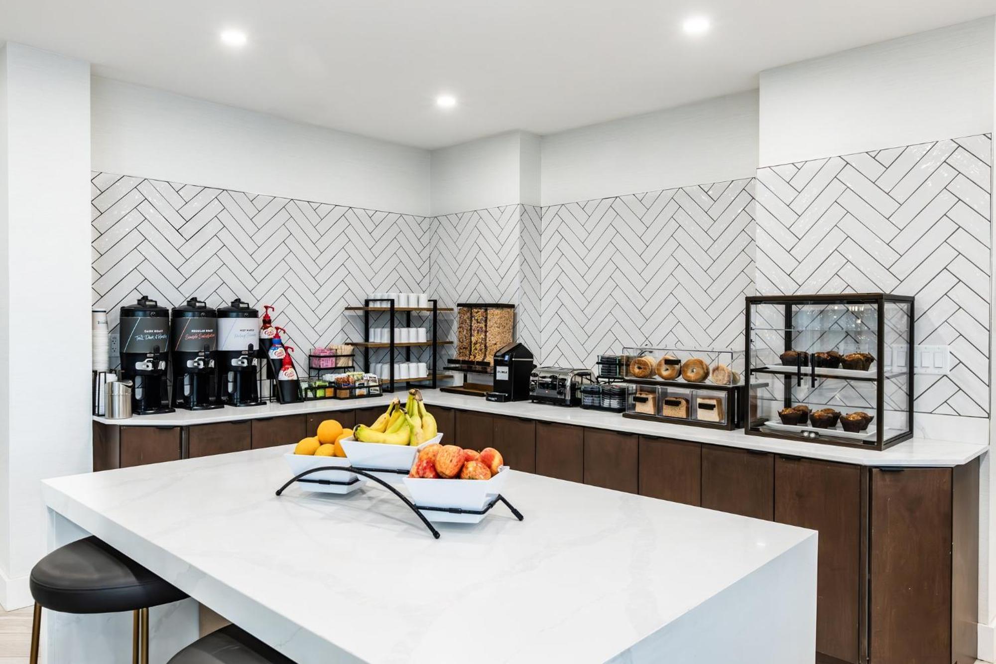 Staybridge Suites - Dawson Creek By Ihg Экстерьер фото